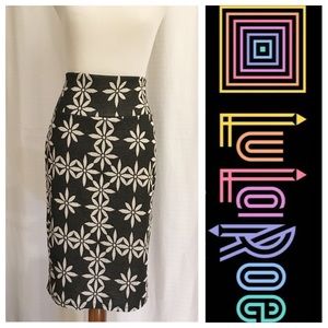 LulaRoe’s Cassie Pencil Skirt. Size Small
